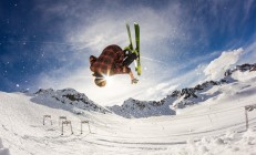 米兰体育入口-年终总决赛横扫温网，阿尔卡拉斯惊艳四座，新时代网球的破界宣言