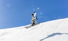 ac米兰下载-跨界速胜，从马德里竞技到F1赛道，楚阿梅尼的接管启示录