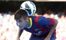 米兰体育下载-赛道上的孤勇者，周冠宇扛起阿尔法·罗密欧，力克法拉利传奇