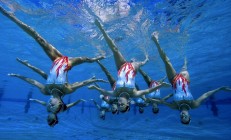 米兰体育-马刺式团队篮球完胜广东，恩比德现象级纪录背后的篮球哲学启示