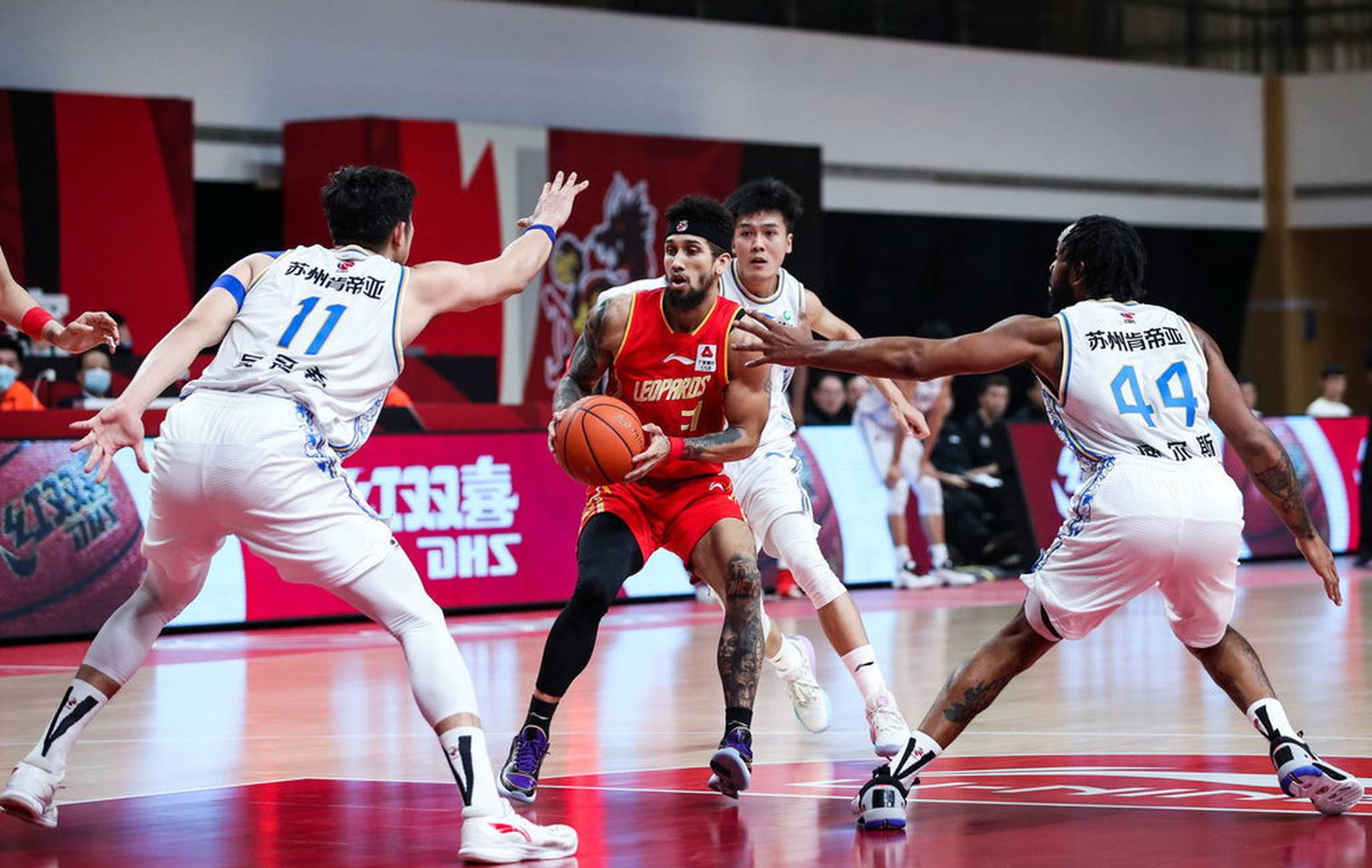 江苏男篮客场战胜深圳队,豪取五连胜的简单介绍 江苏男篮客场战胜深圳队,豪取五连胜的简单介绍