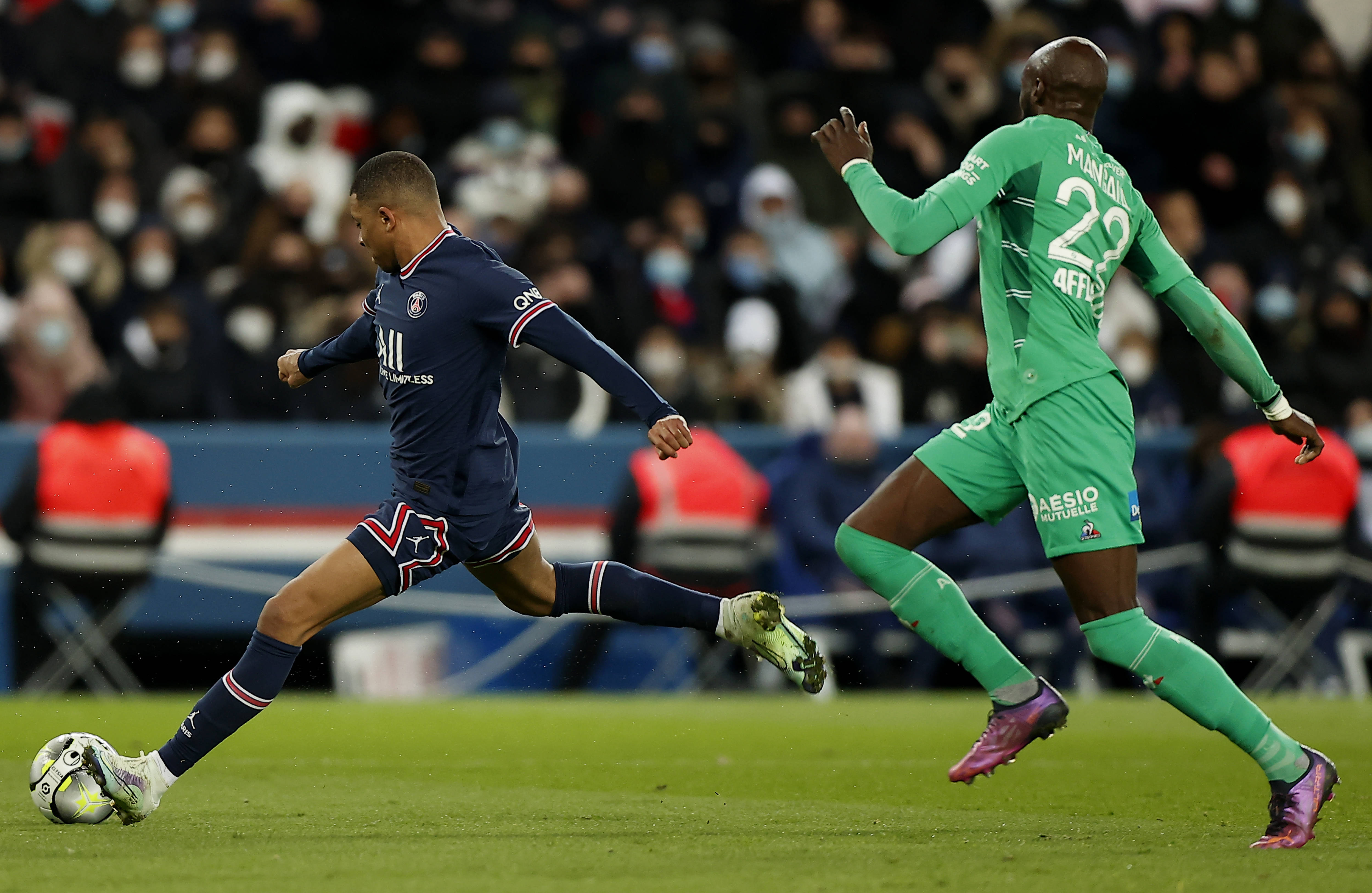 巴黎队员表现抢眼,帮助球队取得胜利的简单介绍 巴黎队员表现抢眼,帮助球队取得胜利的简单介绍