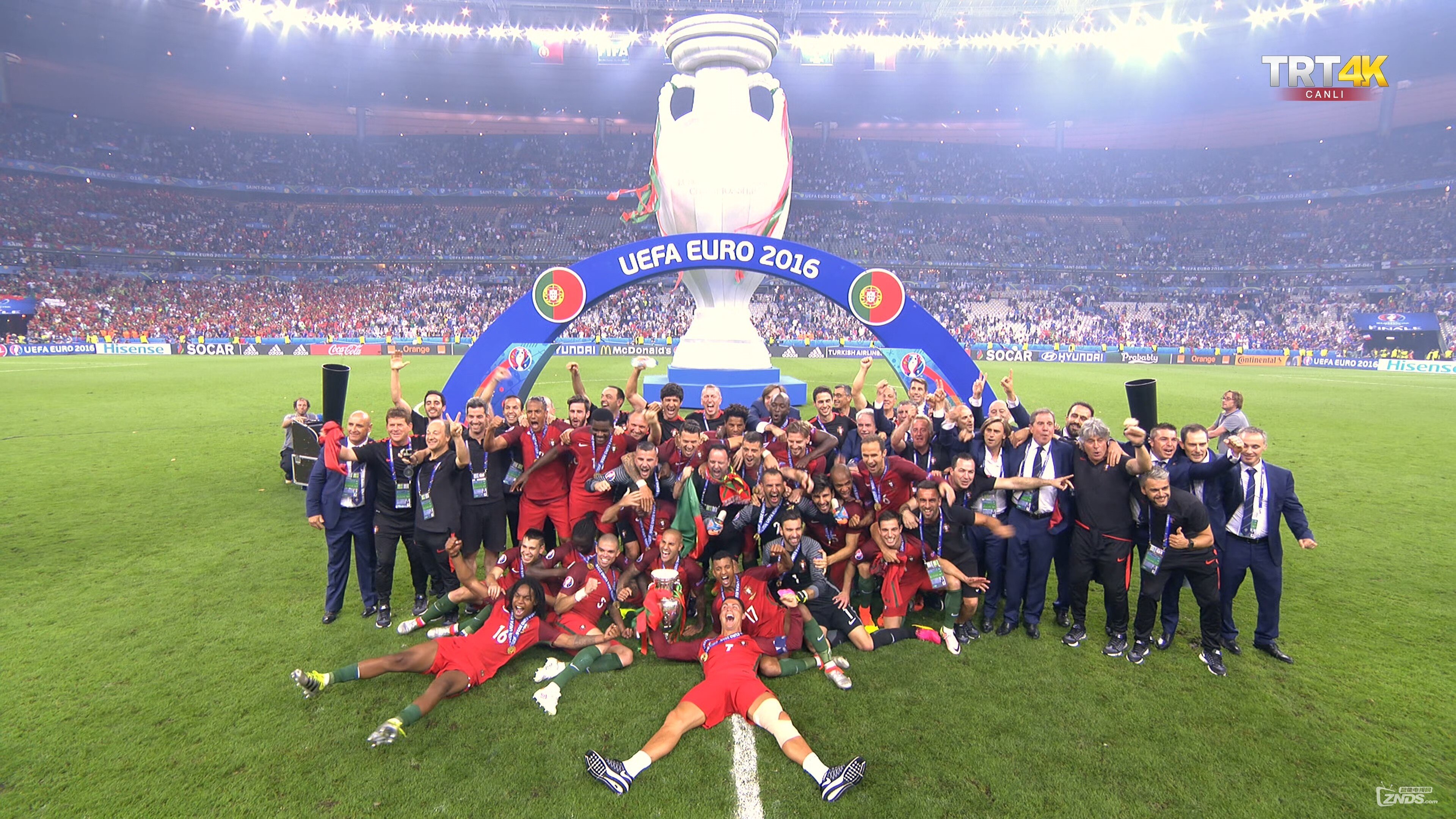 关于葡萄牙队惊险获胜，晋级淘汰赛的信息