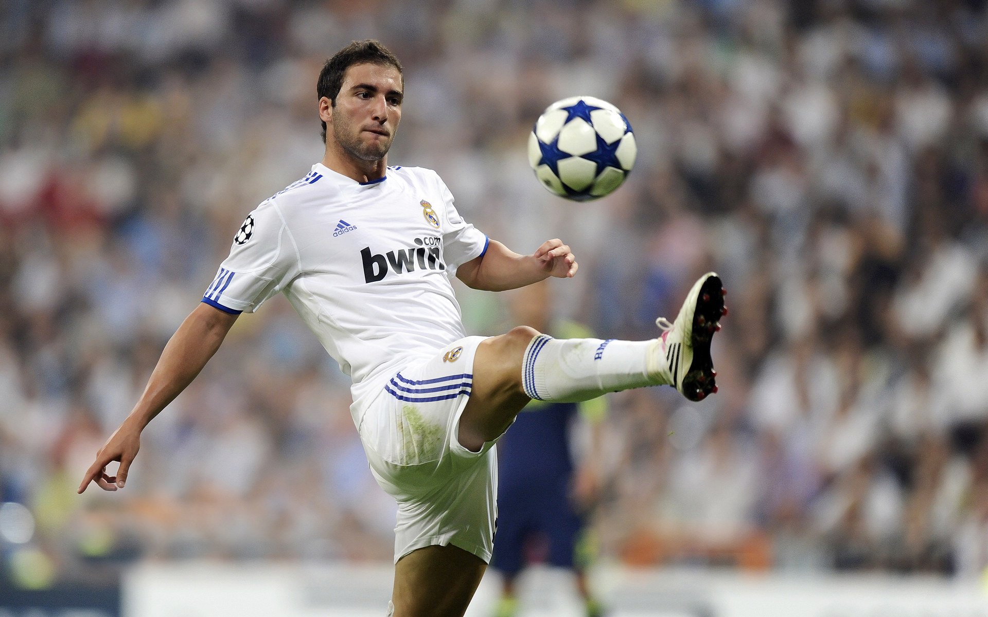 阿圭罗绝杀封神!智利补时逆转伊拉克,诠释足球不可预测之美